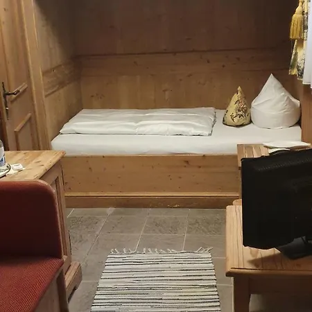 Leeberghof 2* 泰根塞