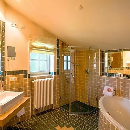 Leeberghof 2*