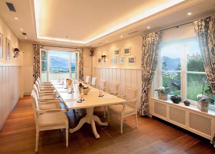 فندق ليبيرغوف تيغرنسي